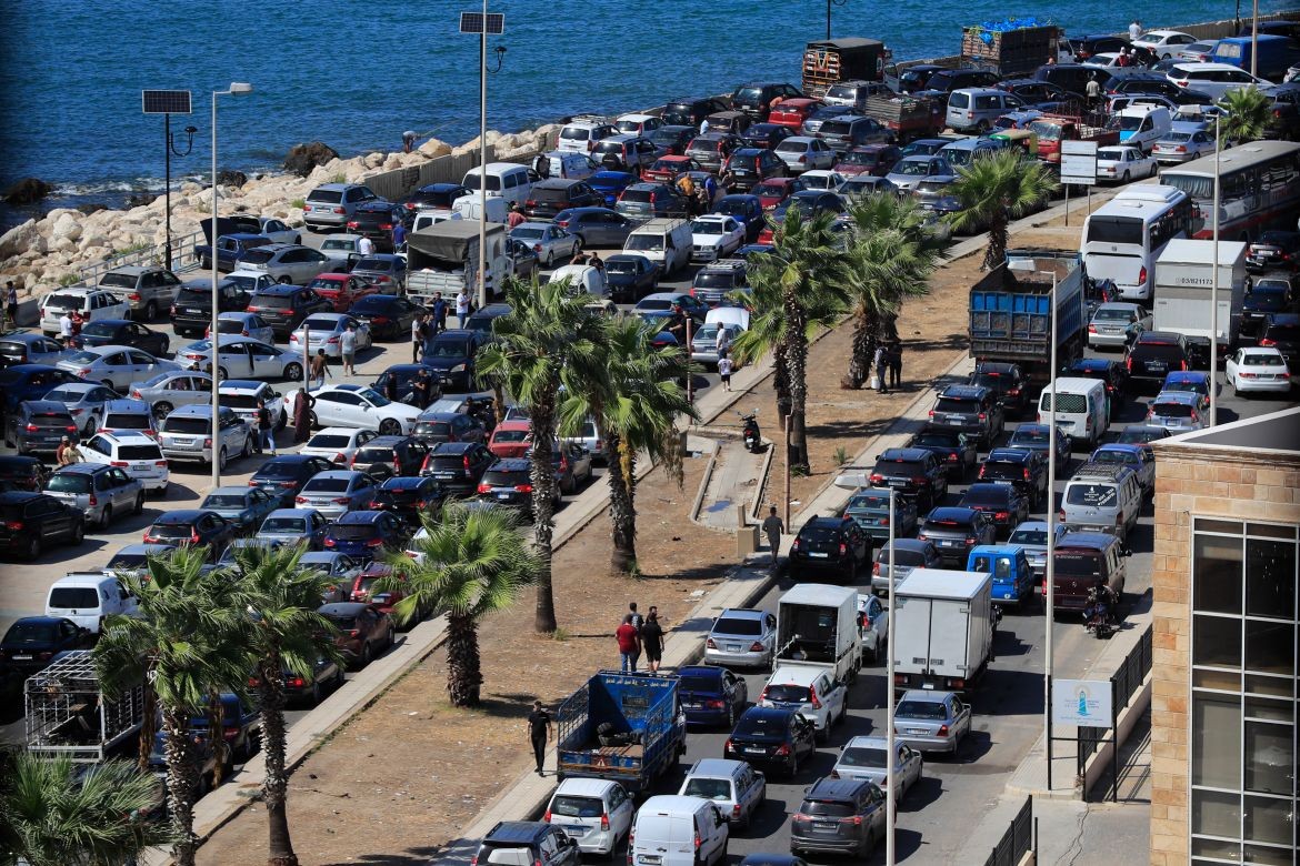 الاحتلال يشن غارات على جنوب لبنان وينذر قرى بإخلائها
