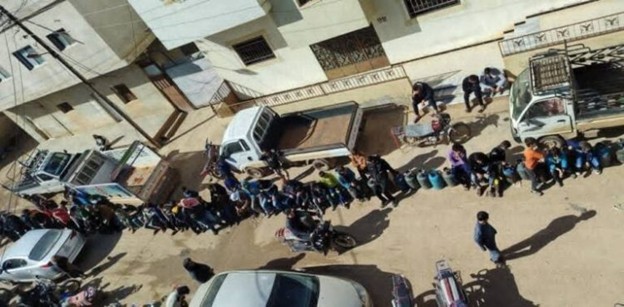 أزمة غاز خانقة تضرب مخيمات اللاجئين الفلسطينيين جنوب دمشق