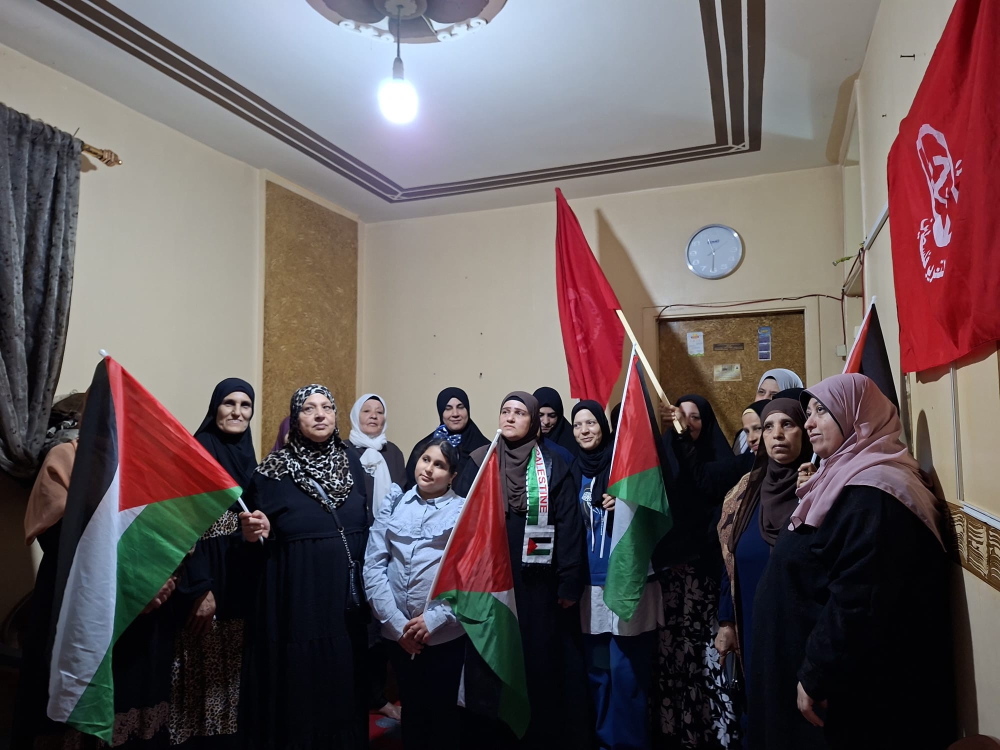 وقفة نسائية في مخيم نهر البارد تؤكد التمسك بحق العودة وتحيي ذكرى النكبة