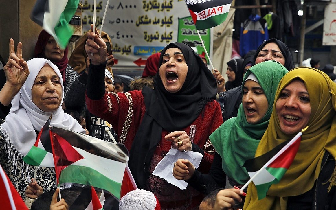 النساء بعد النكبة.. حارسات الذاكرة الفلسطينية وحاملات الهوية عبر الأجيال