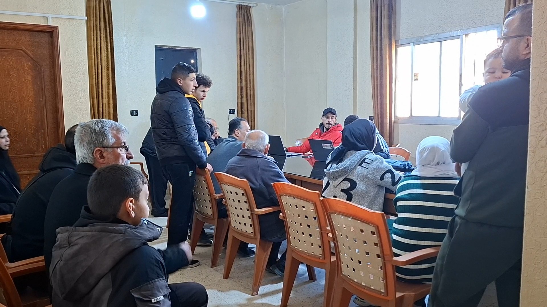عشرات العائلات تنزح إلى مخيم نهر البارد خلال الأيام الثلاثة الأخيرة وارتفاع إجمالي النازحين