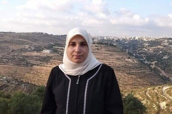 الأسيرة لمى خاطر تكشف تفاصيل تعذيب وتنكيل تعرضت له في سجن المسكوبية