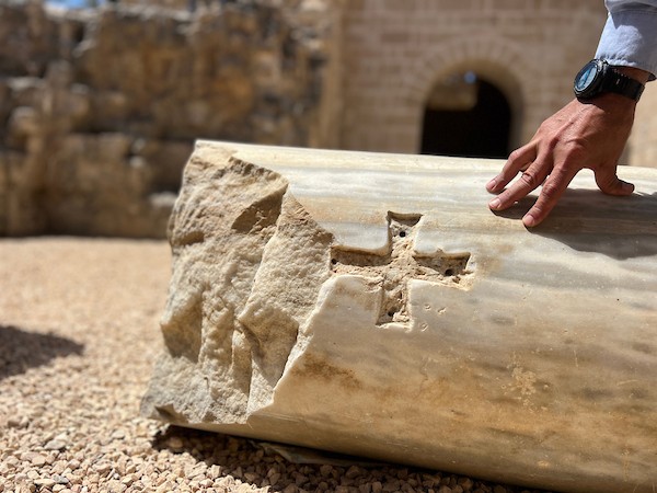دير القديس هلاريون في مخيم النصيرات.. معلم أثري عالمي يواجه الإبادة والاندثار