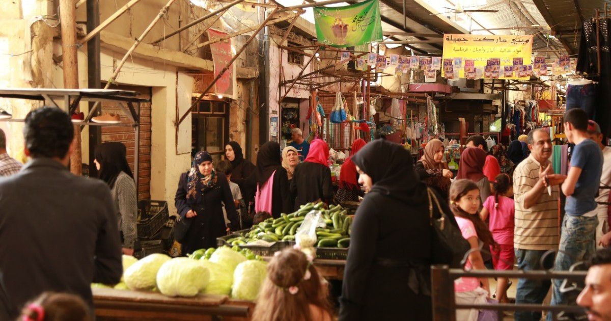 نحو 1900 عائلة نازحة في مخيمات صيدا تواجه الاكتظاظ وشحّ الخدمات