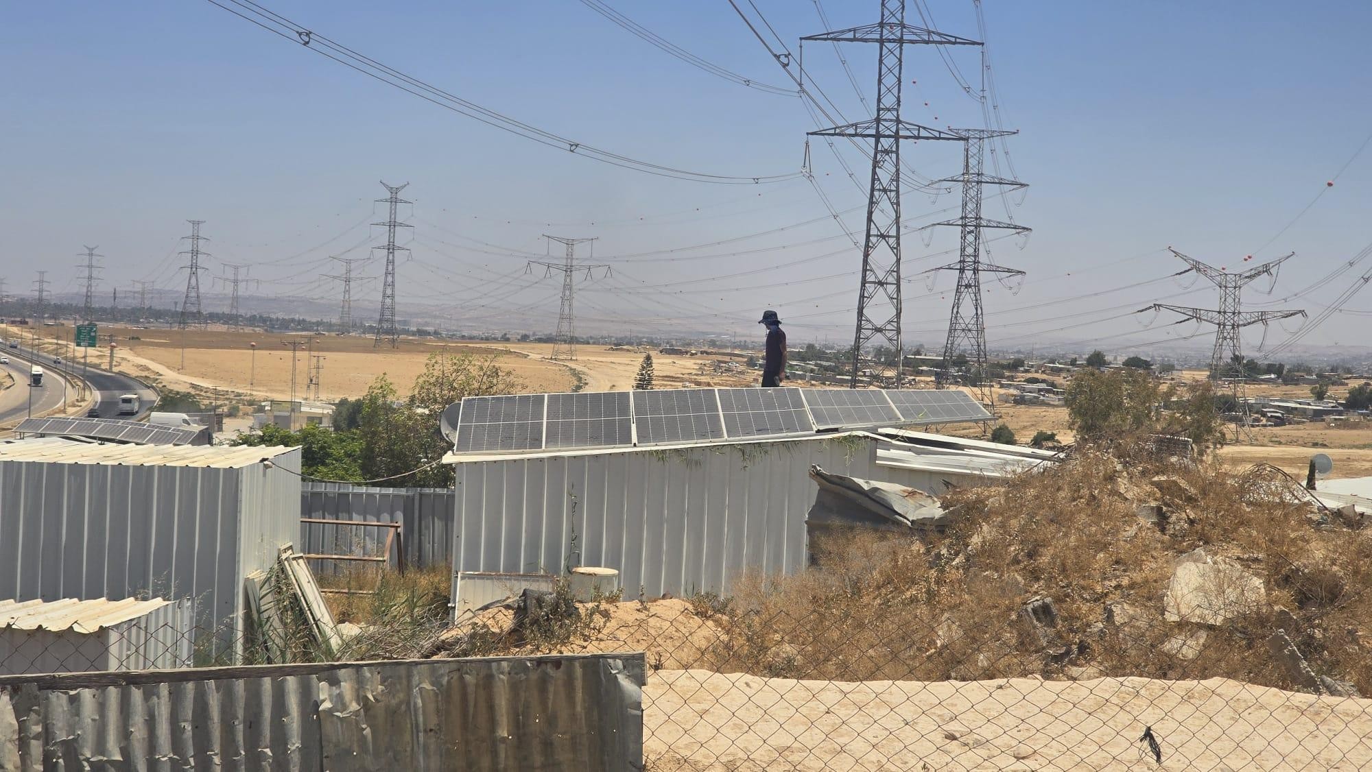 هدم نحو 20 منزلًا لعائلة الأفشق في قرية السر بالنقب في الداخل الفلسطيني المحتل