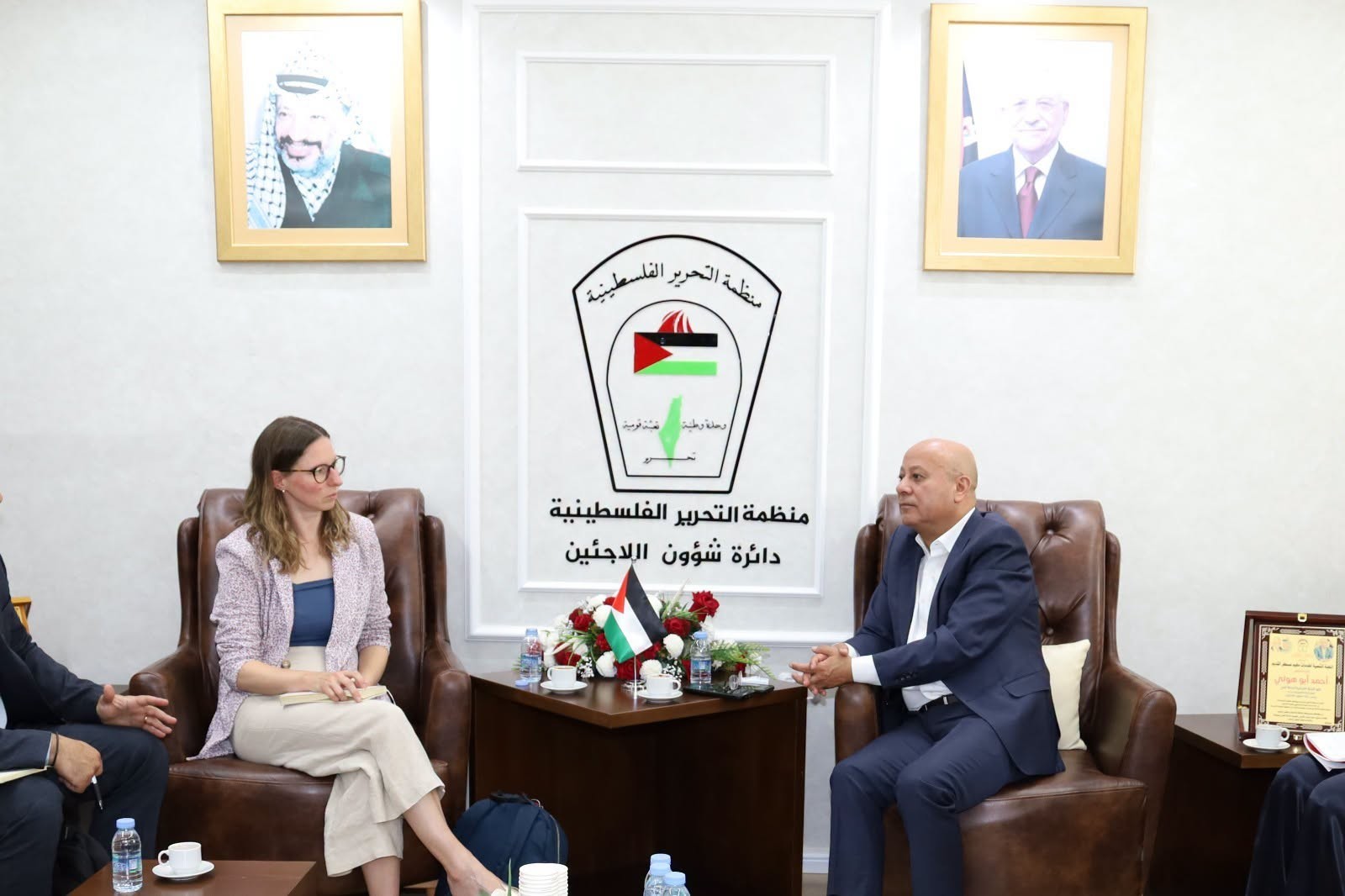 أبو هولي ومسؤولة بريطانية يبحثان أزمة "أونروا" المالية والتحديات السياسية التي تهدد عملها