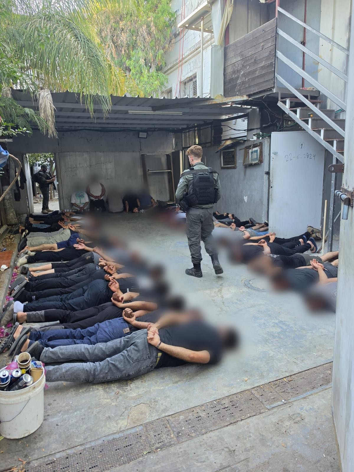 شرطة الاحتلال تعتقل 732 عاملاً فلسطينياً وتغلق 94 منشأة في الداخل المحتل
