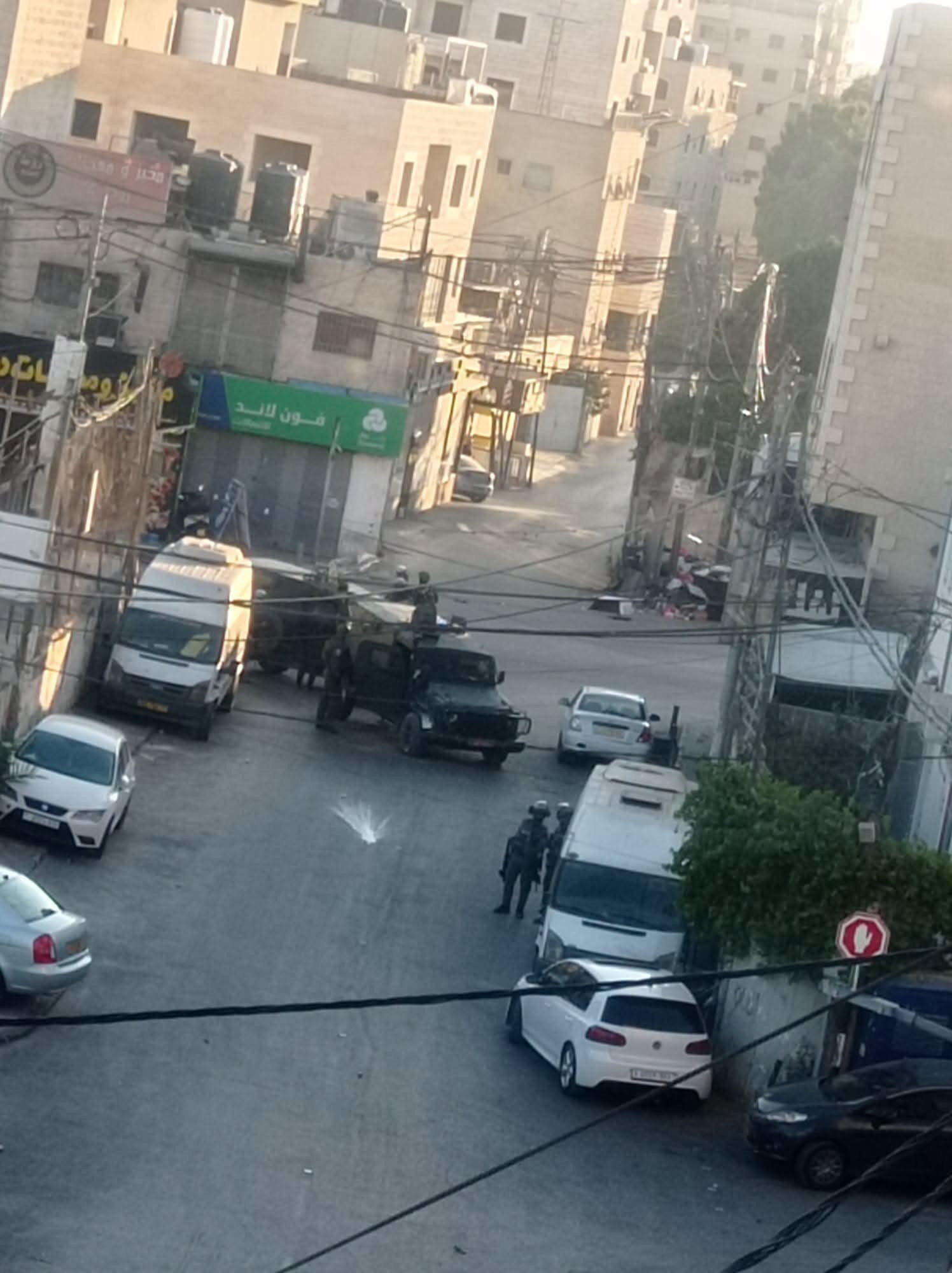 بن غفير يشرف على عملية عسكرية واسعة في مخيم قلنديا وكفر عقب ويتوعد بتوسيعها