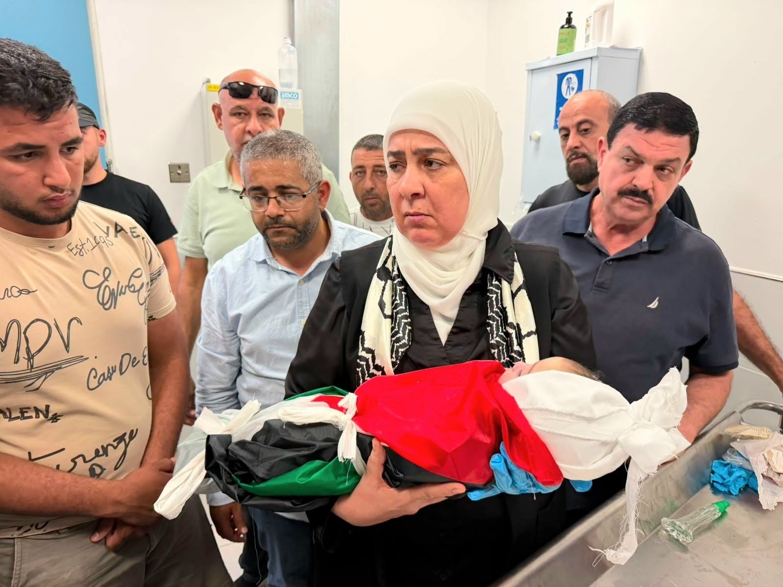 استشهاد رضيع بعد منع قوات الاحتلال نقله إلى المستشفى غرب رام الله