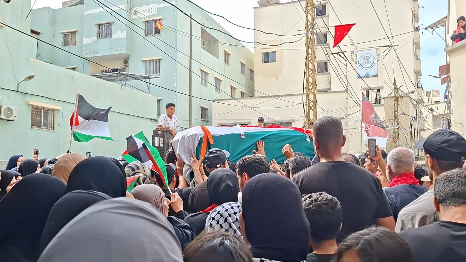 تشييع ثلاثة شهداء فلسطينيين في مخيمات نهر البارد والبداوي وعين الحلوة