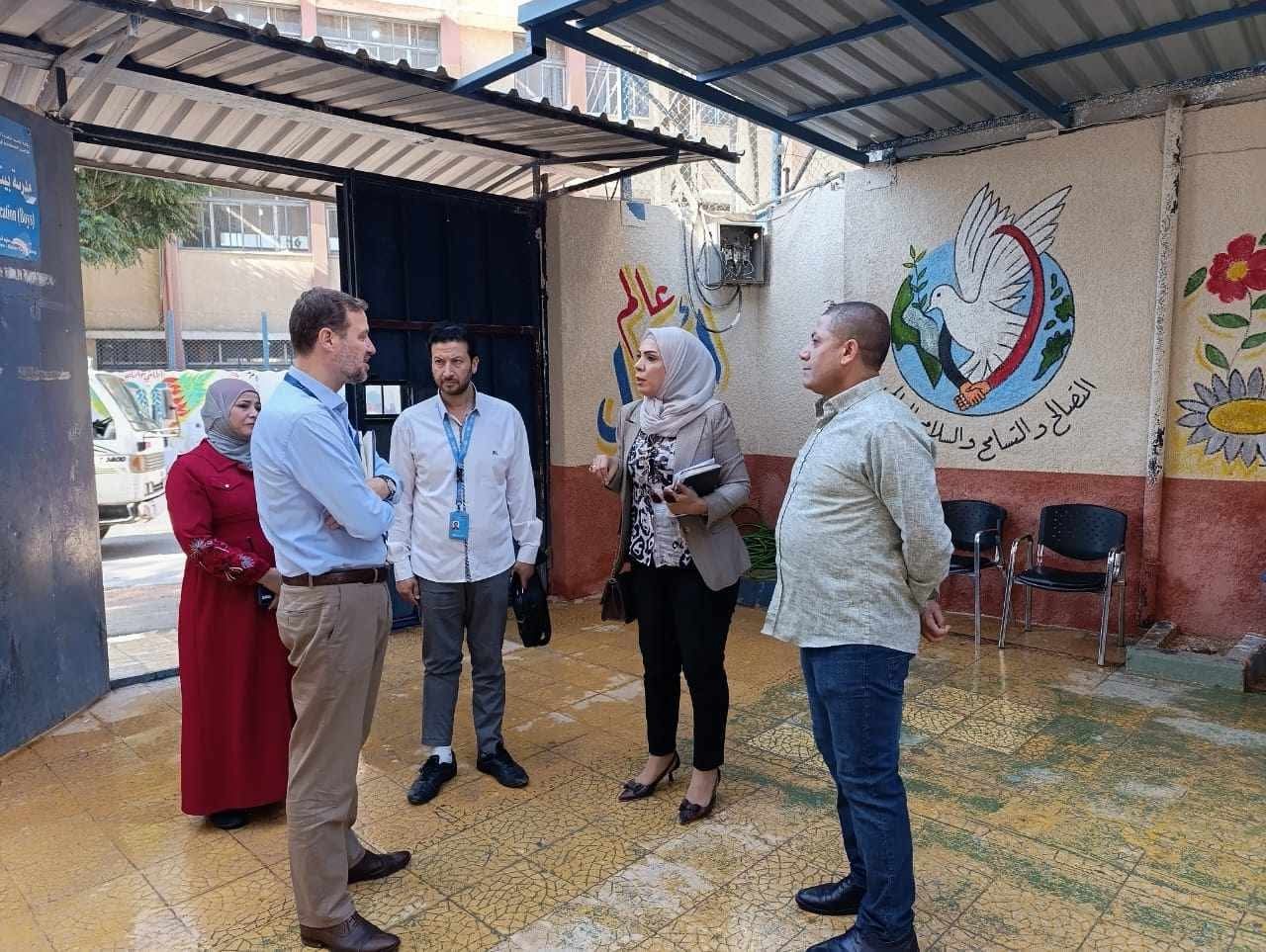 مدير شؤون "أونروا" الجديد في سوريا يزور منشآت الوكالة في مخيم السيدة زينب