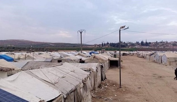 فلسطينيون في مخيمي دير بلوط والمحمدية يطالبون بحل جذري لعيشهم في الخيام