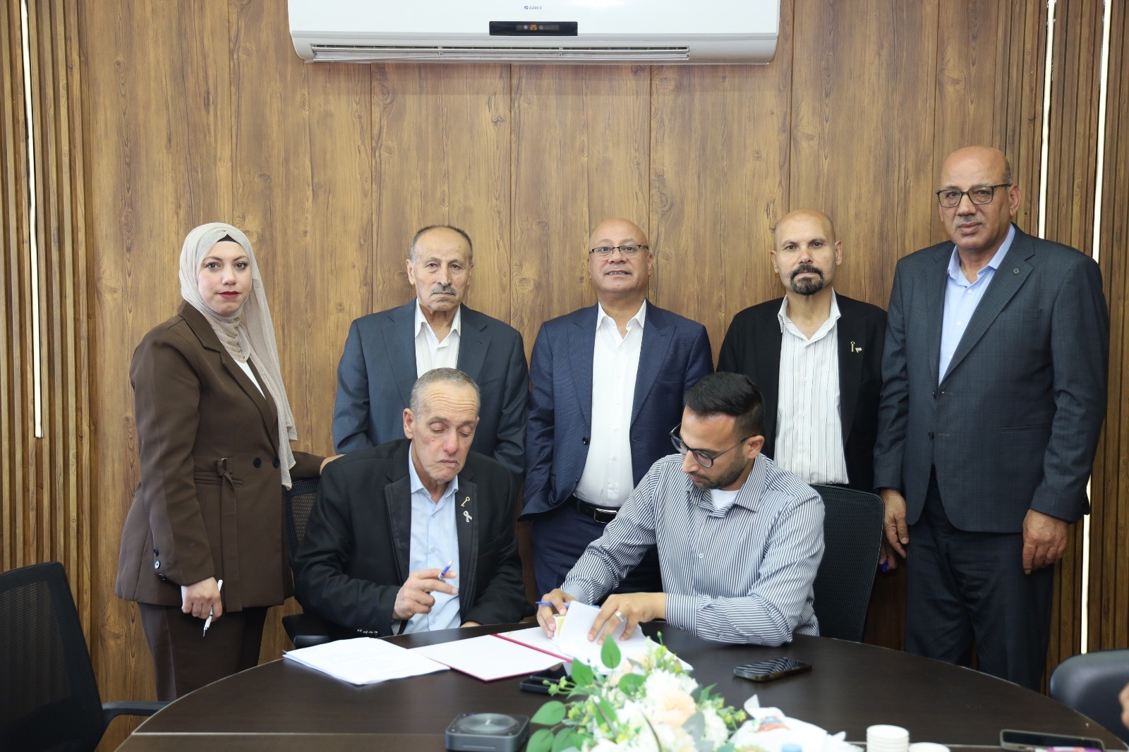 اللجنة الشعبية لمخيم الفارعة توقّع عقدًا للبدء بتنفيذ مشروع لتطوير البنية التحتية