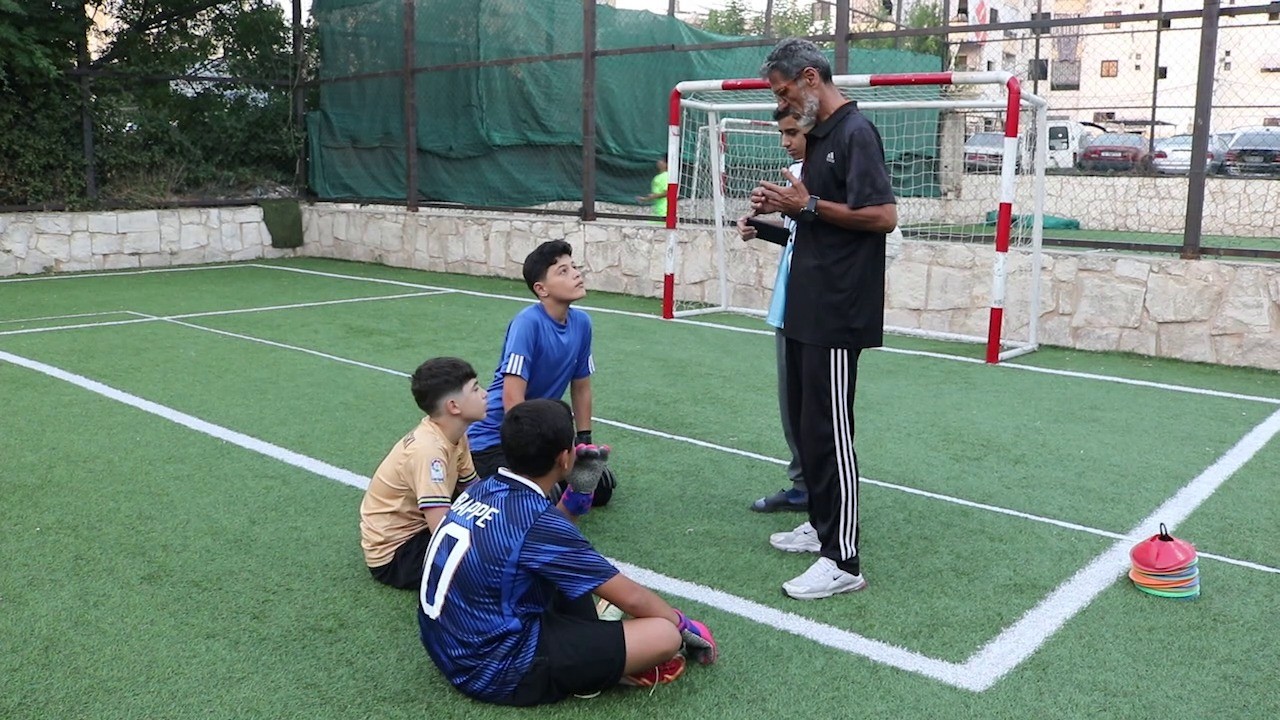 قرار معاملة الفلسطينيين كأجانب في الدوري اللبناني: تضييق جديد يهدد مستقبل اللاعبين