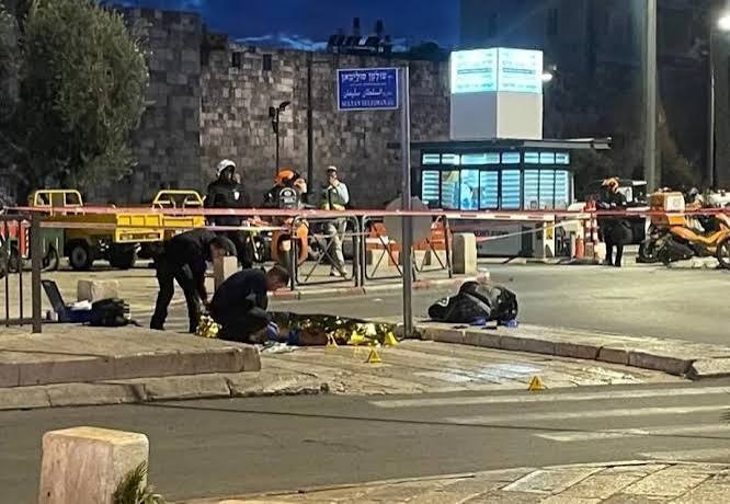 شهيد قرب باب العمود في القدس والاحتلال يصعّد اقتحاماته في الضفة الغربية