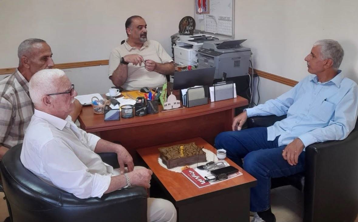 اللجان الشعبية تبحث مع جمعية التأهيل المجتمعي واقع اللاجئين الفلسطينيين في الشمال