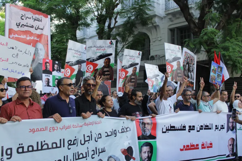 وائل نوار يدخل يومه الـ38 من الإضراب.. تحركات لإطلاق نشطاء "الصمود الأربعة"