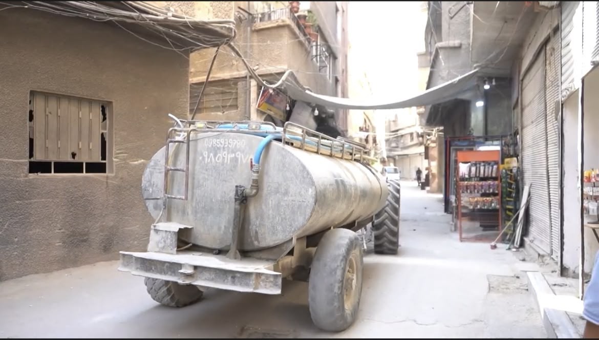 أحياء في مخيم اليرموك بلا مياه منذ شهرين ونصف رغم أعمال الصيانة