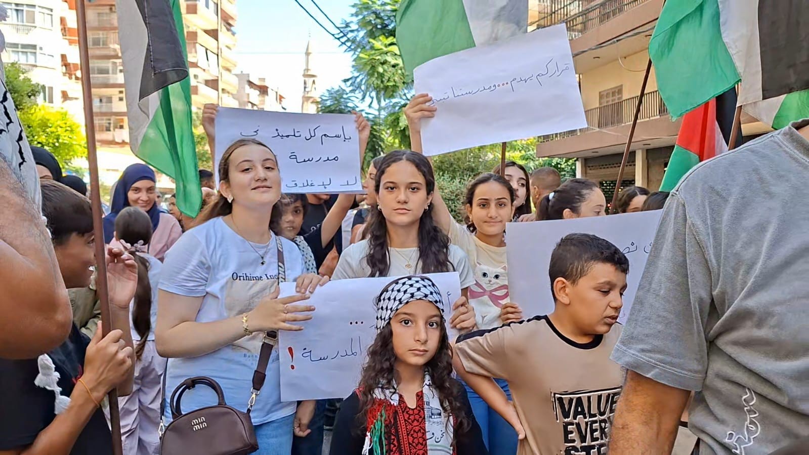 أهالي طلاب مدرسة "رفح" يجددون اعتصاماتهم في طرابلس رفضاً لاغلاقها