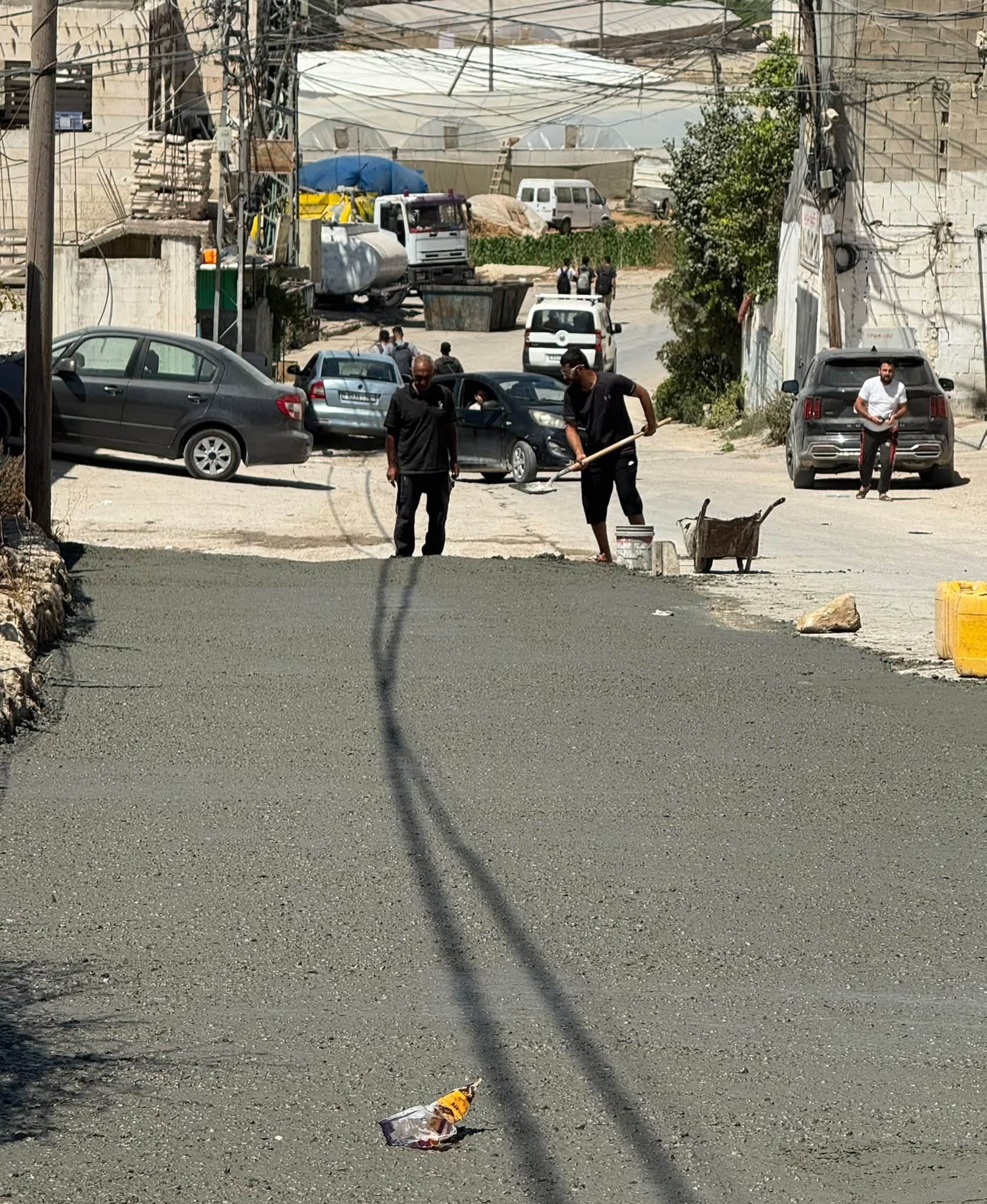 اللجنة الشعبية في مخيم الفوار تنفذ أعمالاً خدمية لتحسين المرافق والنظافة العامة