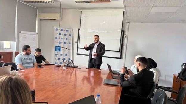 "أونروا" تفتح التسجيل في برنامج لتطوير الويب للشباب الفلسطيني في لبنان